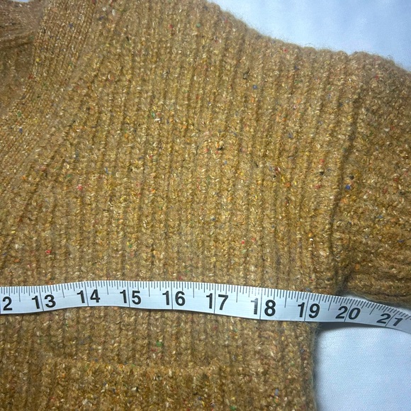 Beautiful!! MADEWELL Long Sleeve Wool Cropped V- Neck, Button-Up Sweater, Size L - Picture 9 of 10